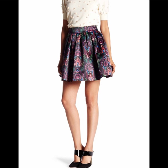 Alice + Olivia Dresses & Skirts - Alice+ Olivia by Stacey Bendet .size 8'.new
